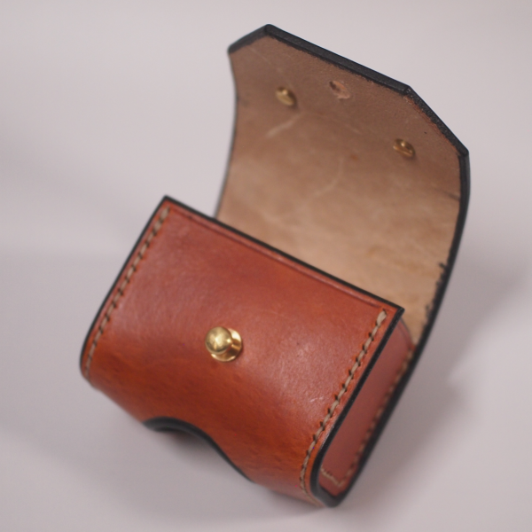 tan 2 Bark & Brass Pouch – Handmade Leather Dog Poo Bag Dispenser